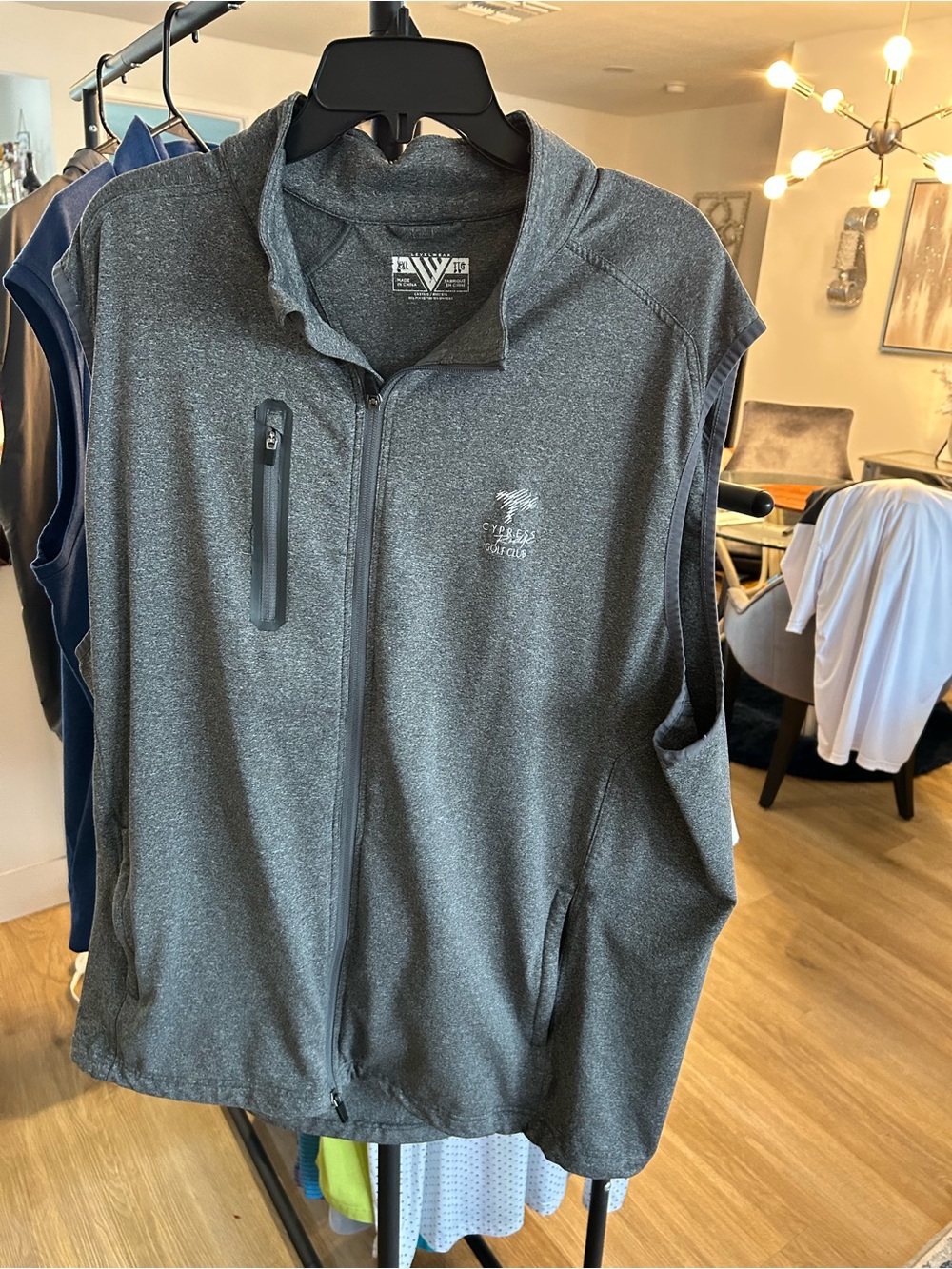 Men’s Charcoal Gray Full-Zip Softshell Vest